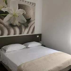 affittacamere-mare-fuori.hotelitalianriviera.com/