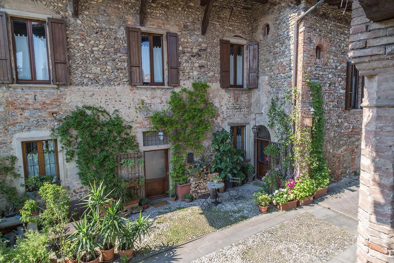 La Locanda Della Torre contacts
